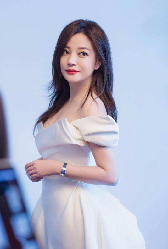 央视|被央视列入“黑名单”的5位女星，范冰冰赵薇上榜，最后一位最活该！