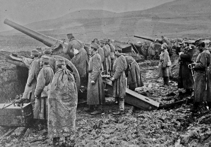 战壕：150人神秘消失，3年后才被发现仍在战壕里，他们依旧背着武器