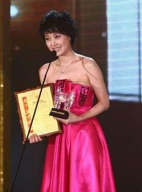 「马伊琍」马伊琍曝光新恋情：“对不起，我不等了！”