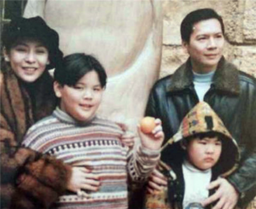 向华强|1996年他砸场子怒扇向华强，持刀独闯浙江村，4天后离奇暴毙街头