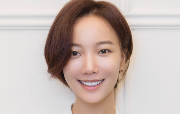 春晚|妹妹是当红演员,姐姐是春晚常客,两人是亲姐妹,却鲜少有人知道