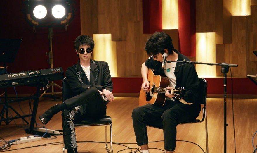 [华晨宇]?华晨宇参赛《歌手》屡战屡胜，音乐教授指正乐理知识，节目组搞事情？