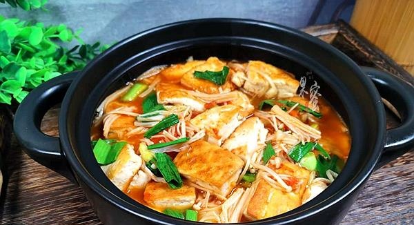 【食材】快手下饭菜，三种食材烧一烧，咸鲜开胃无肉也抢手，又光盘了