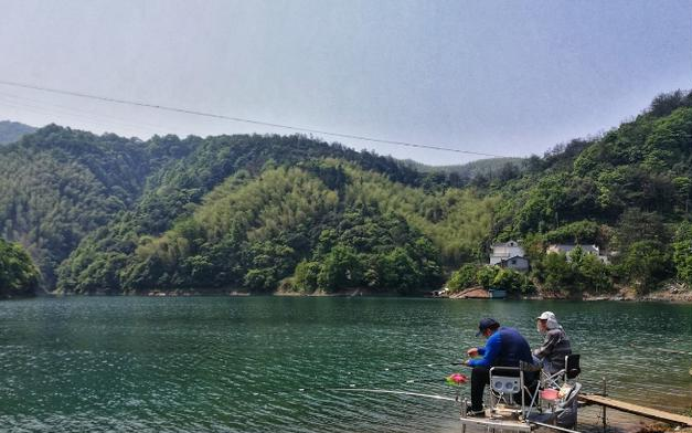 |雨天钓鱼，钓法如何选？实践经验供你参考