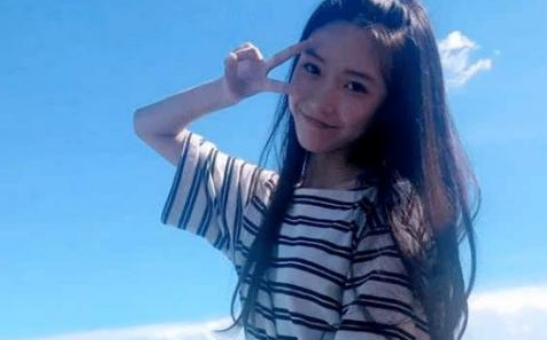 女孩|还记得那个被富豪看中的“剪刀手女孩”吗？曾承诺娶她为妻，现在怎样了？