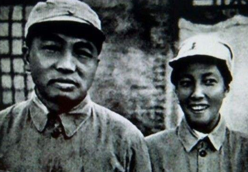 林彪|彭总和林彪在红军时期都是军团长，为何改编后，彭总压林彪一头？