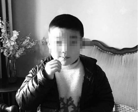 话晴空|6岁男童上游泳课溺亡，无人发现，十分钟后飘出水面