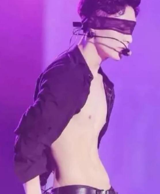 【吴世勋】娱乐圈“男腰精”大盘点！哪位最让你着迷？