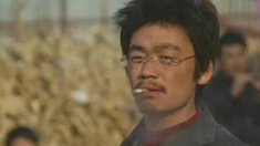 游本昌|被选入北影当教材的5个镜头:游本昌吃“肉”、周星驰苦笑、王宝强抽烟