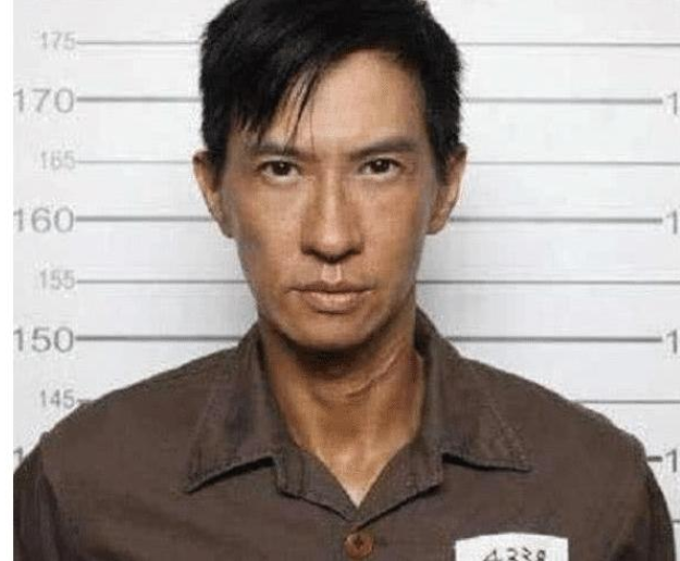 影帝|香港众影帝“囚照”曝光，周润发最衰，而最后一位跟真的一样！