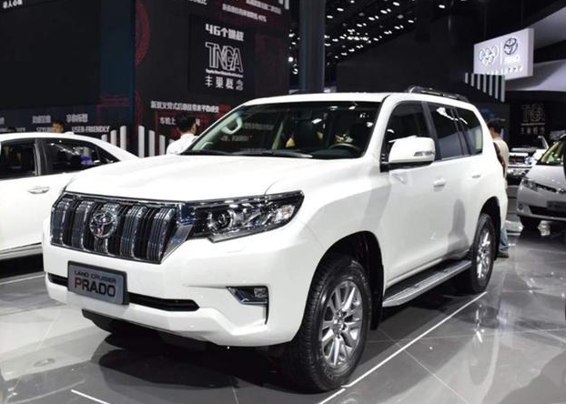 丰田普拉多|最新款普拉多上市，颜值超过奔驰GLS，内饰体验更好，起价24万