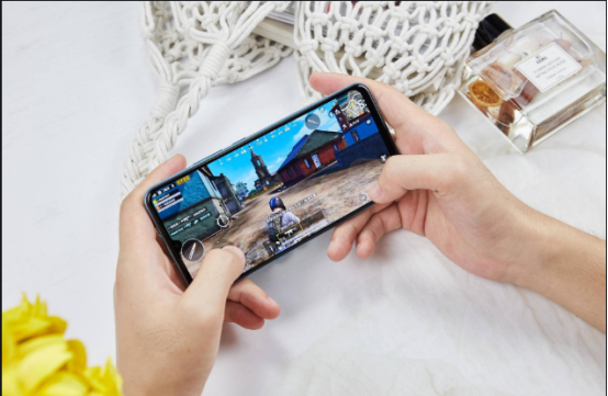 @上半年度的性价比之王,这三款手机买了绝不后悔,特别是学生!