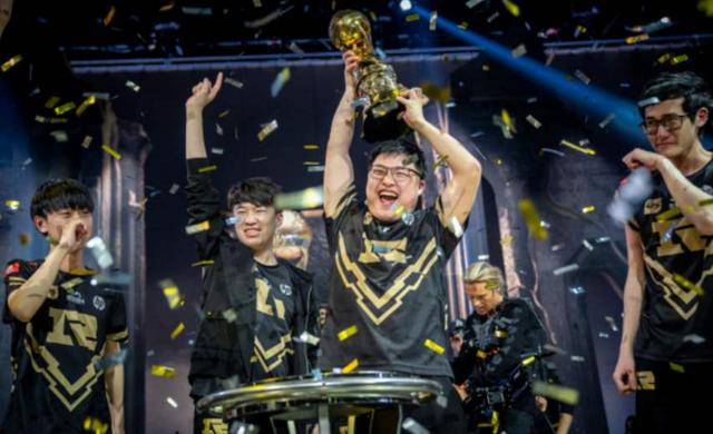 RNG|小虎或赛季后退役，RNG时代落幕，曾经的梦之队分崩离析