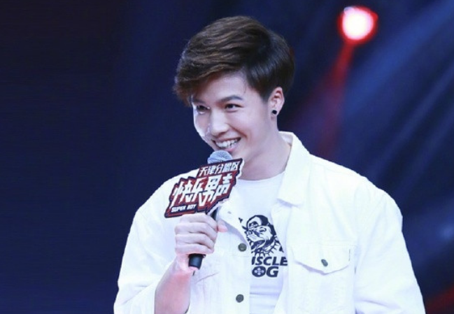 #张庭#张庭继子已30多岁,长相和林瑞阳复制粘贴,开始进入演艺圈发展