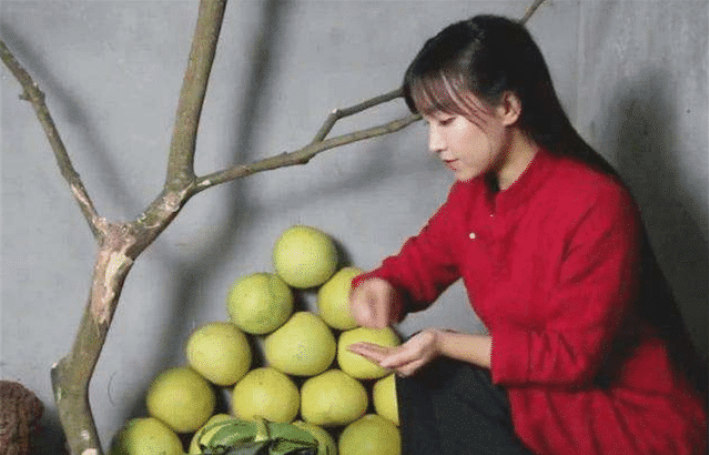 『辣条』李子柒视频做辣条，原本看着流口水，却在滤镜消失那一刻都变了
