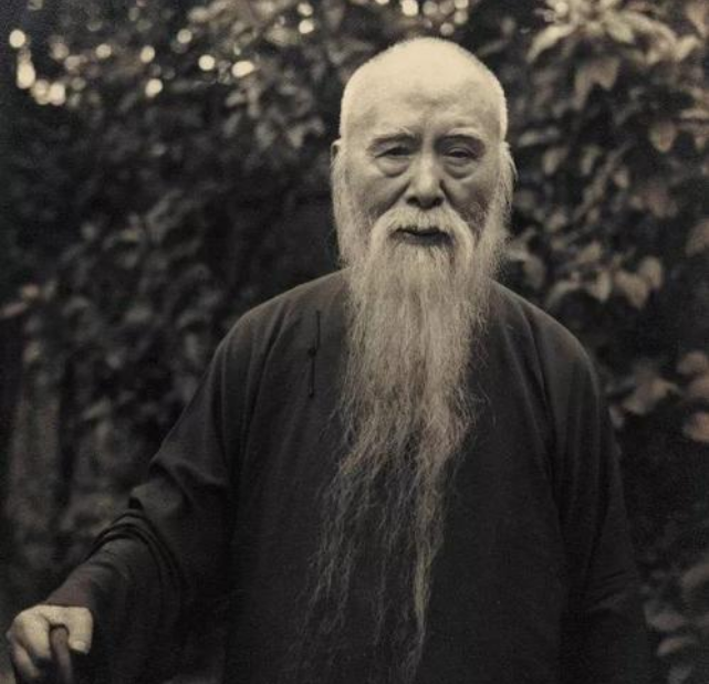 颜夕趣史|他醉酒题字“不可随处小便”,酒醒后更改字的顺序,成为至理名言