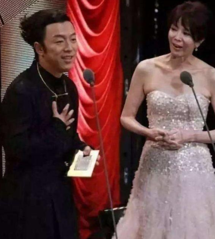 【刘德华】挑衅黄渤反被怼，侮辱刘德华两人反目，碰瓷巩俐，被骂算是哪根葱