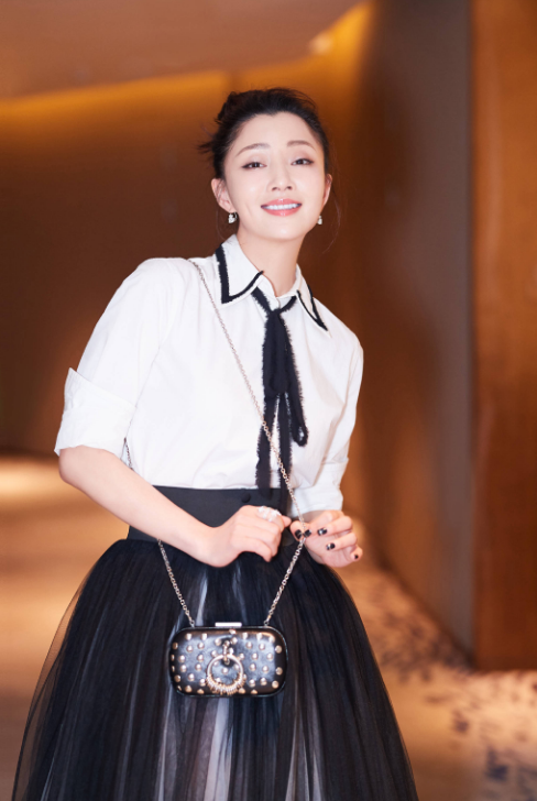 结婚|她“年轻时”迷死一片男人，不结婚不生孩子，今40岁甜的像个水蜜桃！