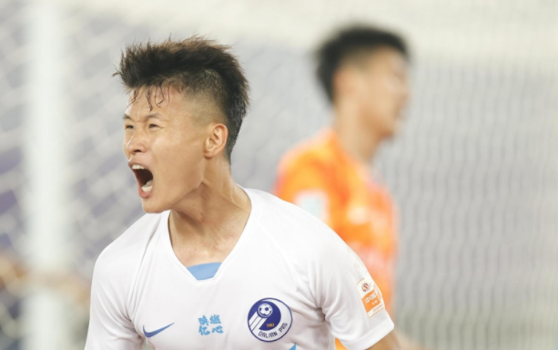郑武|中超积分榜更新！上港不败，恒大双杀申花，苏宁大胜建业止颓势
