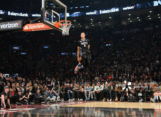 #扣篮#弹簧人是有多恐怖，拉文对上他们都要低头，谁才是弹跳最好的球员