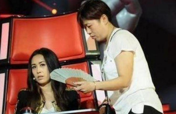 [柯以敏]自以为自己很红，上节目做导师多次耍大牌，被封杀后哭着求原谅