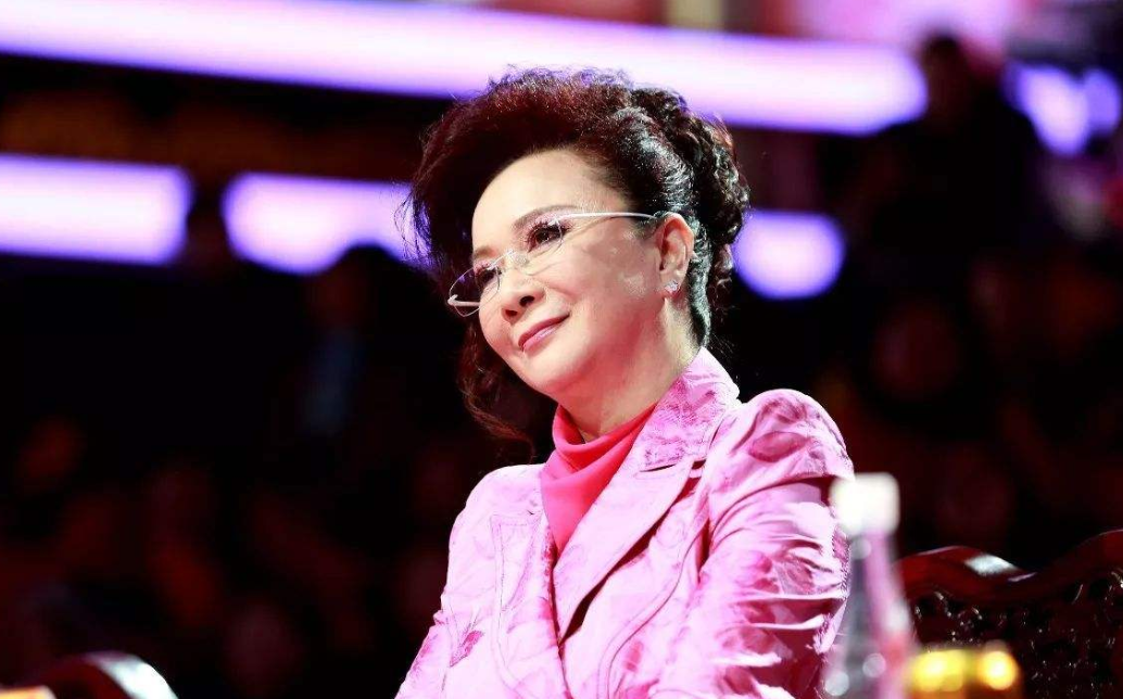 蔡明|蔡明的儿子隐藏了33年，谁能想到，她的儿子竟是我们熟悉的他！