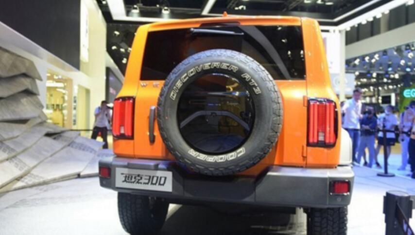 动力|越野界要改朝换代 ，回头率不输大G，3.0T+3把锁，20W取代牧马人