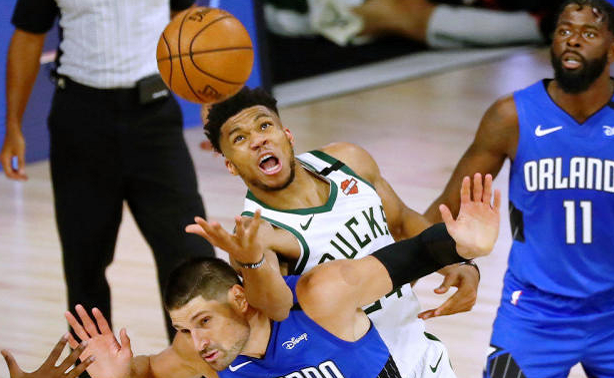 警察|总分1-1平!雄鹿111-96复仇魔术,字母哥28+20,武切维奇32+10