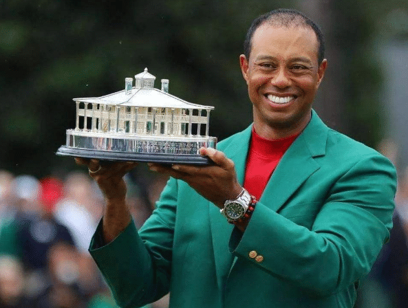 迈克尔·乔丹|世界体坛最有钱的5个人:詹姆斯垫底,乔丹第二,榜首是中国人