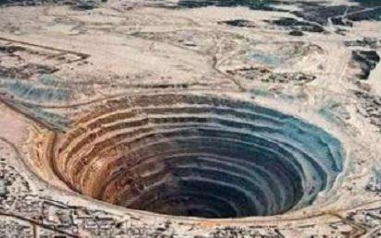 「科学家」地下3千米惊现生命？科学家：该来的还是来了，人类要提高警惕了