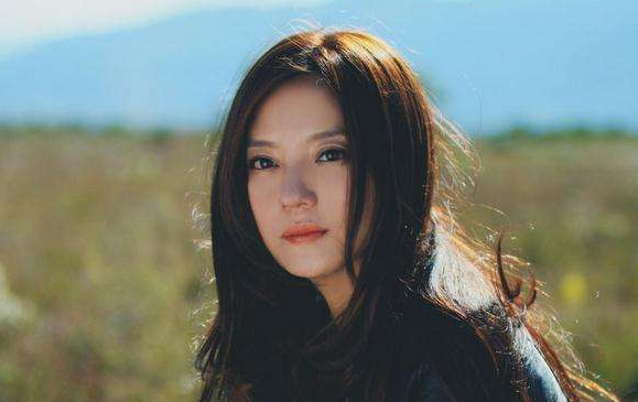 赵薇|被央视“拉黑”的4位女星，赵薇范冰冰上榜，最后一位太可恨