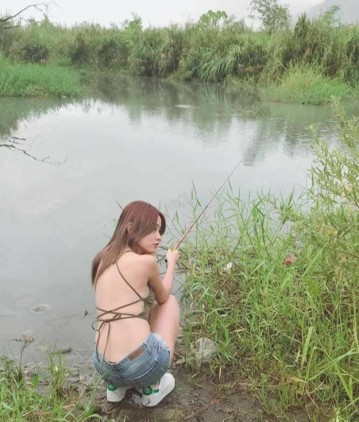 @“为啥要背叛王宝强？朋友你睁大眼睛看看她是谁啊”哈哈哈哈神回复