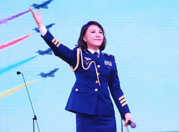 春晚|她因一首歌爆红连上7次春晚，因为耍大牌被封杀，今51岁无人问津