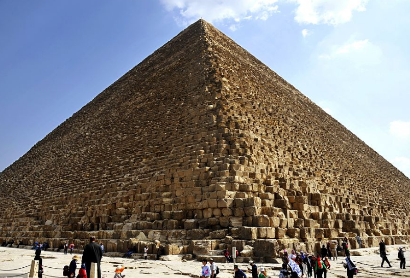 胡夫金字塔|金字塔是法老陵墓？科学家在金字塔内发现一样东西，用途让人后怕