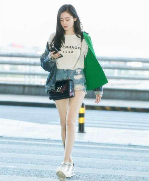 「穿衣搭配」“自律女神”张天爱的时尚穿搭，原来除了练身材还要学习怎么穿！