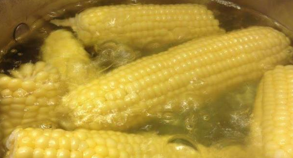 #玉米#煮完玉米的水直接倒掉？太浪费了，看完才知道作用真的太大了！