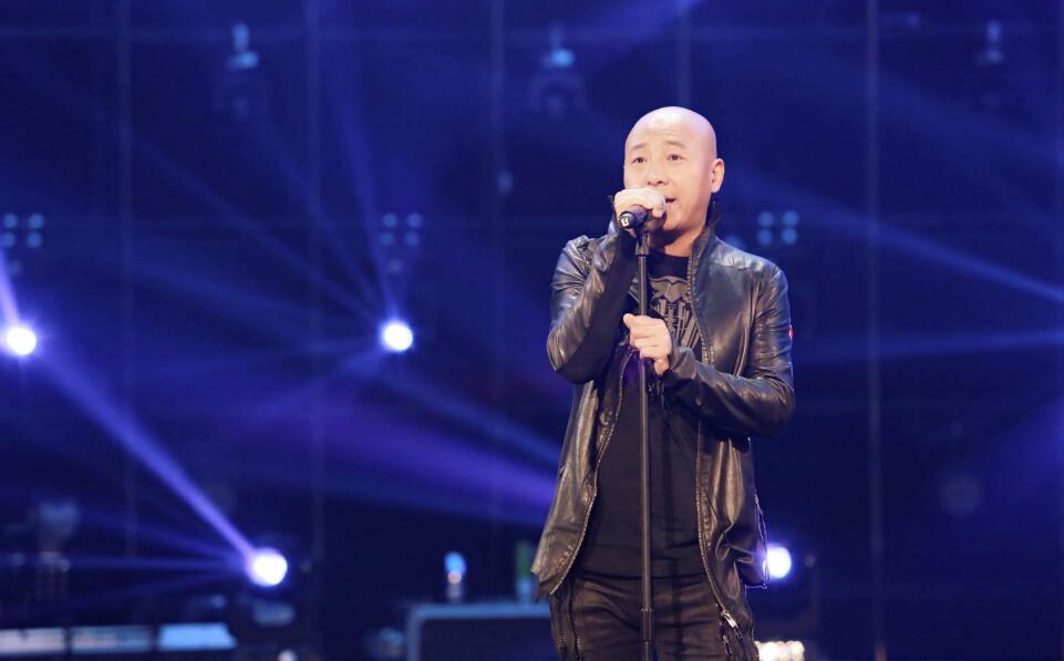 吴京|他是吴京发小，本是当红歌手，却被吴京骗来演《战狼》大反派！