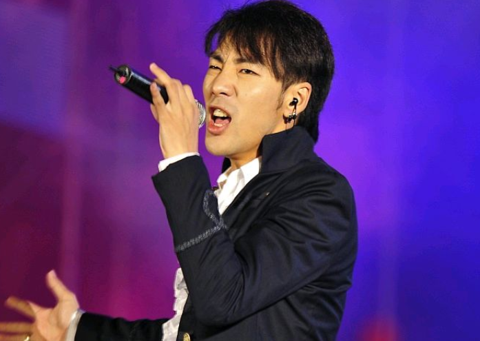 陈旭|他因一首歌曲爆火,却因为车祸瘫痪被女友抛弃,现如今走在街上都无人识