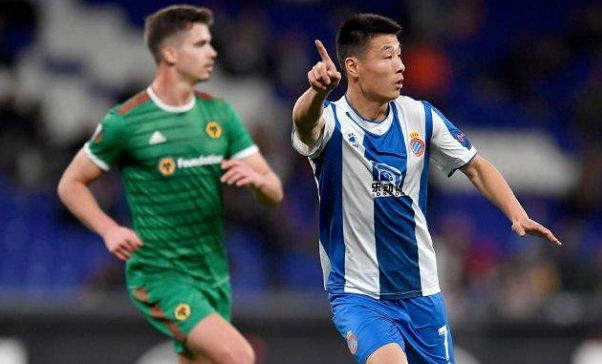 『航班延误』武磊拿到英超劳工证有多难？转会费有硬性要求，审查也是大问题