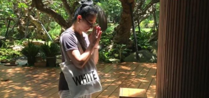 「李赛凤」她是香港动作片头号女打星，如今55岁落魄不堪，一言难尽