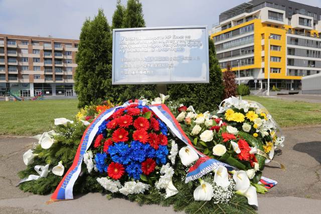 #塞尔维亚#中国医疗队员在塞尔维亚：看看被当兄弟是什么待遇