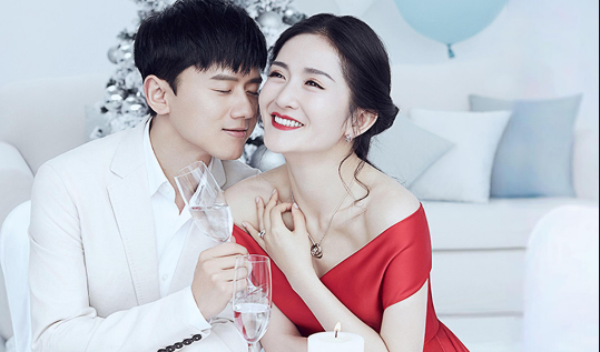 王丽萍■与影帝一见钟情，婚后19年从不做家务，年近50岁仍似少女