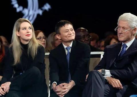 硅谷|美国硅谷有史以来最大骗局，光靠嘴皮子把公司忽悠到价值90亿美元