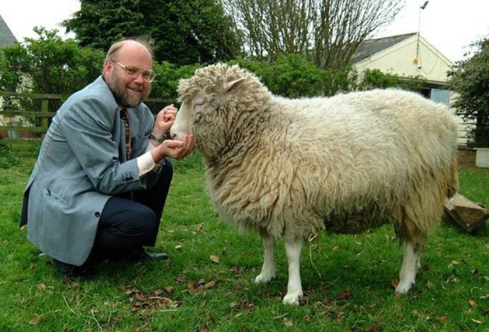 「科学家」为何如今科学家不再提及克隆技术了？看看克隆羊的一生，沉默了！