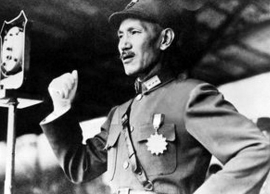 蒋介石|离开大陆时的蒋介石，究竟还剩多少军事力量？你恐怕都不会信