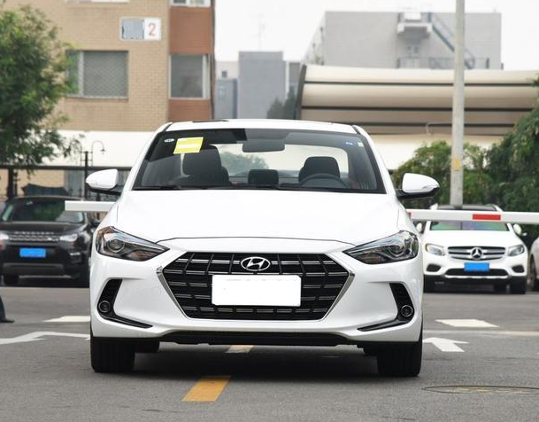 「吉利帝豪gl」开完现代领动，再开吉利帝豪GL，谁档次高？车主分享真实体会