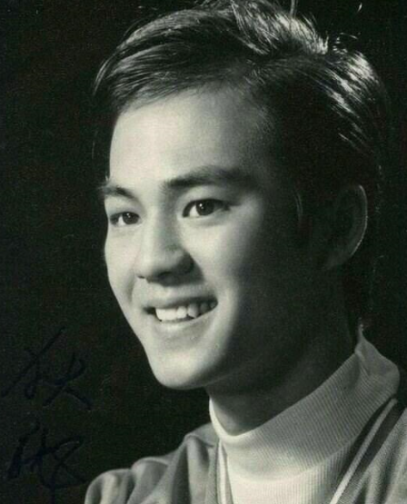 狄龙|73岁的狄龙隐藏39年的儿子竟然是他!看过照片发现,基因果然强大