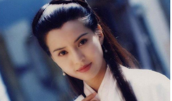 李若彤|“小龙女”李若彤形象是玉女吗？看了这组照片才明白，被骗了好多年