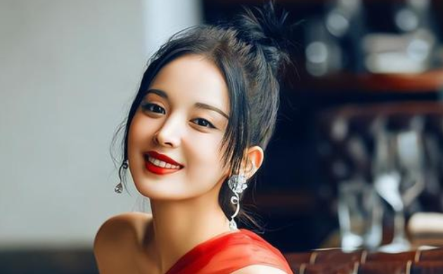 新疆维吾尔自治区|“新疆三美”现状如何？一?个等戏拍，一个被全网黑，只有她最红