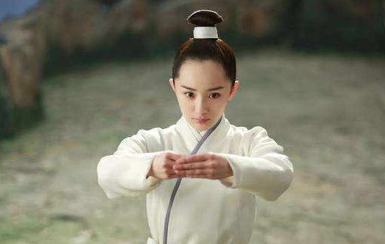 『杨幂』公认古装最美5张脸: 佟丽娅上榜, 杨幂勉强第4, 第一美到窒息！